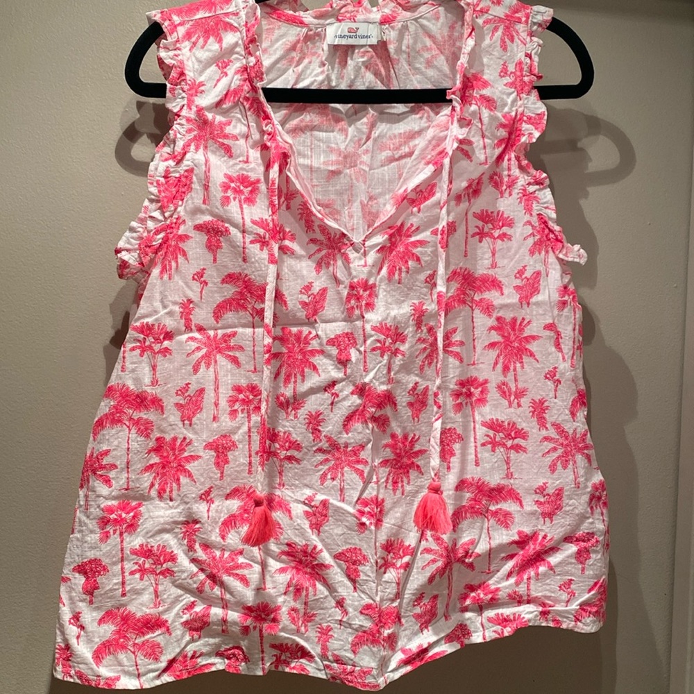 Vineyard Vines summer top